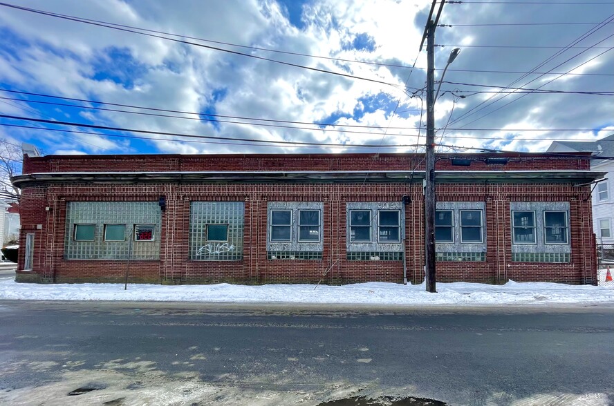 464 Broad St, Central Falls, RI for sale - Building Photo - Image 1 of 1