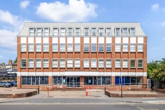 8 Alexandra Rd, London to rent Building Photo- Image 1 of 2