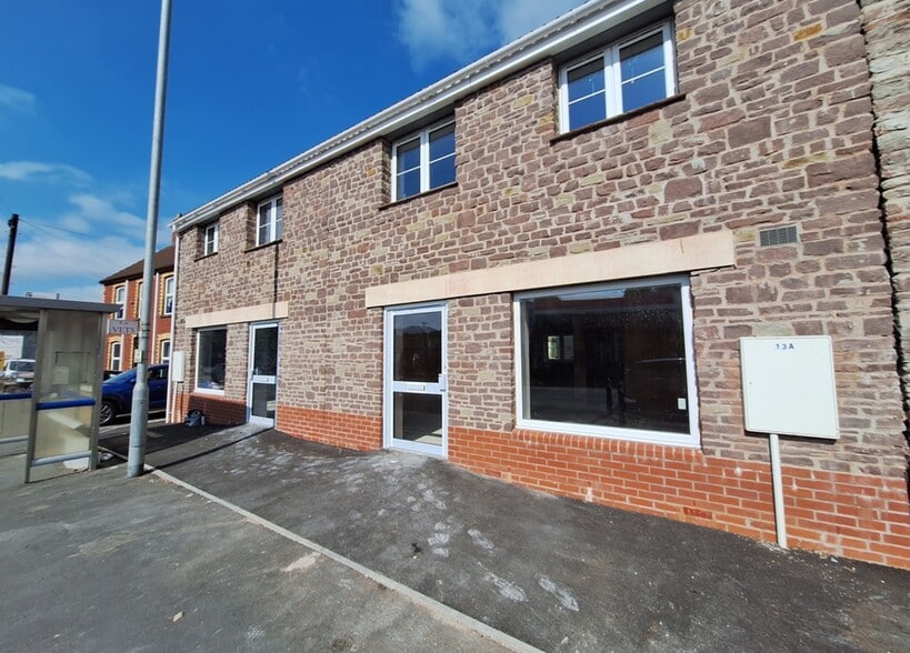 11-15A Station Rd, Yate to rent - Primary Photo - Image 1 of 3