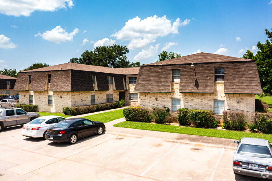 255 Turner St, Roanoke, TX for sale - Primary Photo - Image 1 of 49