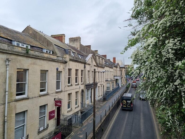 3-7 Rowcroft, Stroud for sale - Building Photo - Image 3 of 21