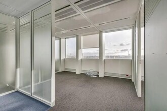 Office in Puteaux to rent Building Photo- Image 2 of 11