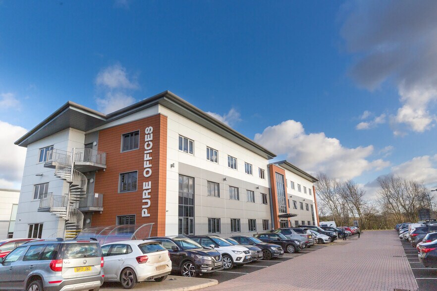 Wilton Dr, Warwick to rent - Building Photo - Image 3 of 10