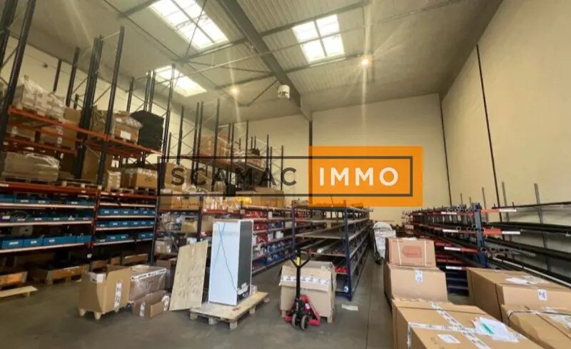 Office in Villeneuve-la-Garenne to rent - Building Photo - Image 1 of 7