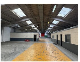 Unit 7 Corinium Industrial Estate, Raans Road, Amersham to rent Interior Photo- Image 2 of 3
