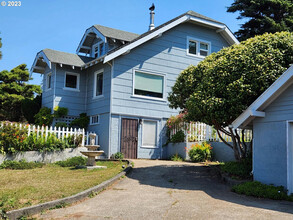 29101 Ellensburg Ave, Gold Beach, OR for rent Primary Photo- Image 1 of 3