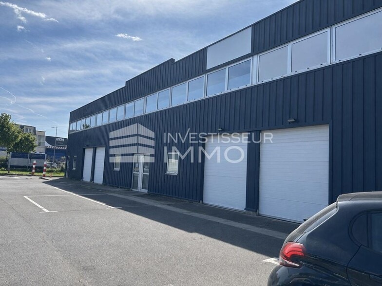 Light Industrial in Chilly-Mazarin to rent - Building Photo - Image 2 of 4