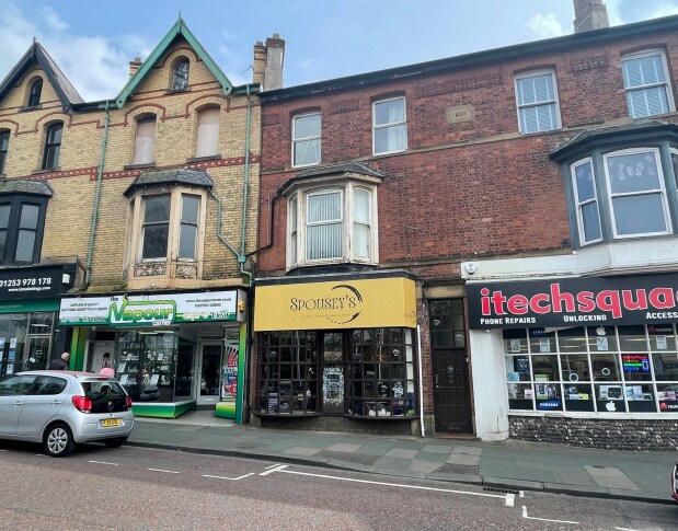2 The Crescent, Lytham St Annes for sale Primary Photo- Image 1 of 1
