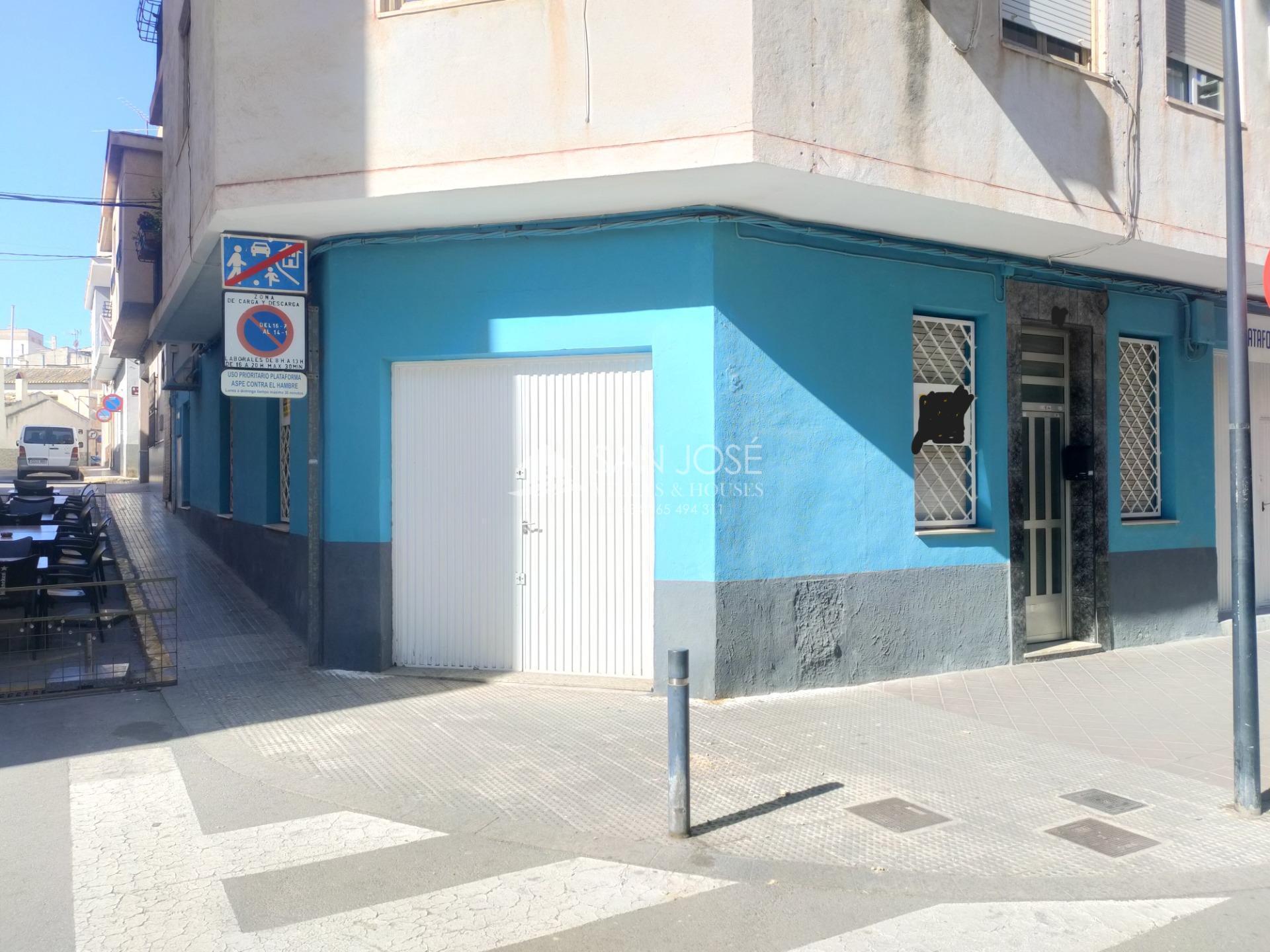 Retail in Aspe to rent Building Photo- Image 1 of 11