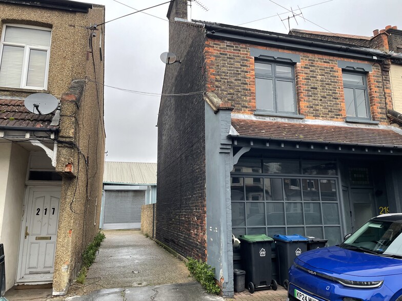 217-219 Davidson Rd, Croydon for sale - Building Photo - Image 3 of 6