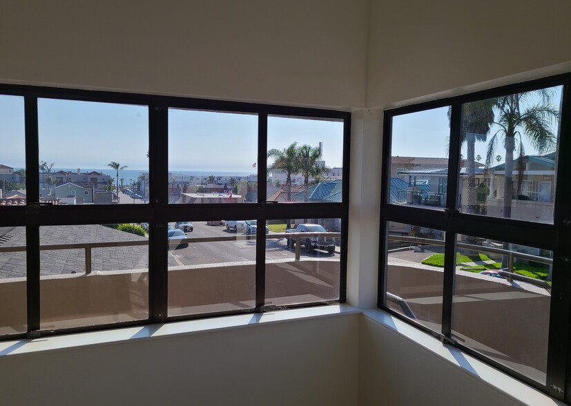 575 Price St, Pismo Beach, CA for rent - Interior Photo - Image 2 of 12