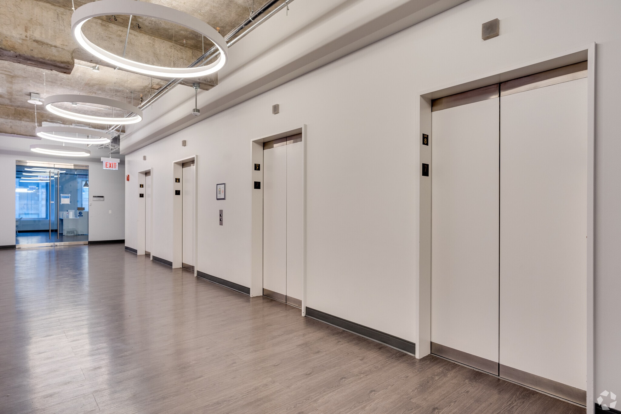 1 E Wacker Dr, Chicago, IL to rent Interior Photo- Image 1 of 13