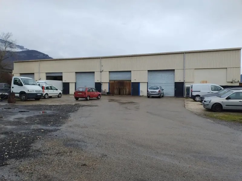 Location Entrepôt 90 m² - Photo 1