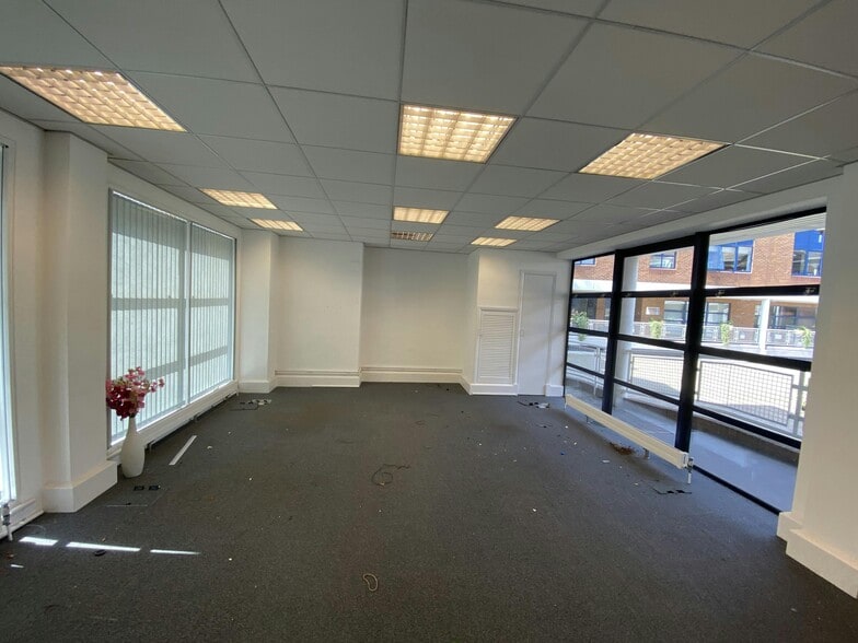 167-169 London Rd, Kingston Upon Thames to rent - Building Photo - Image 2 of 7