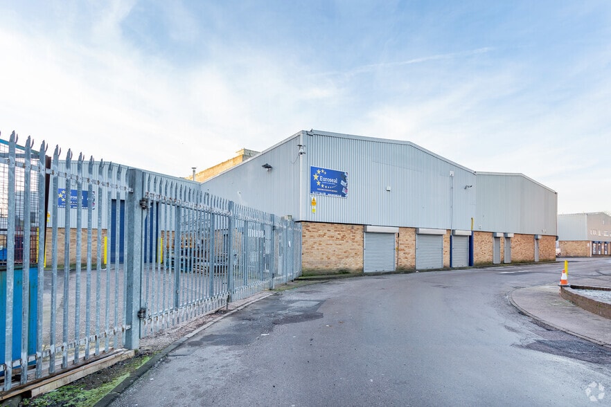 Aldridge Rd, Birmingham B42 2TX UK