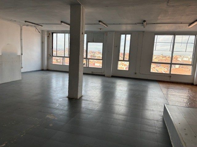 Madrid, MAD 28021 - Unit PT:01 -  - Interior Photo - Image 2 of 19