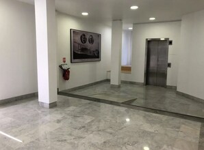 Office in Vélizy-Villacoublay to rent Interior Photo- Image 2 of 2