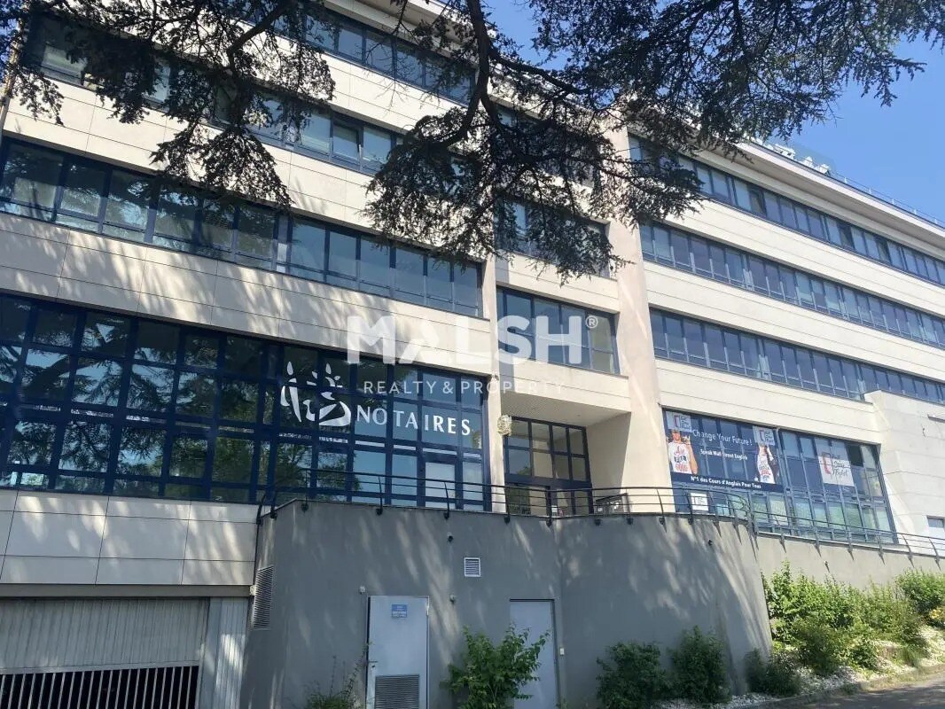 Office in Écully to rent Building Photo- Image 1 of 2