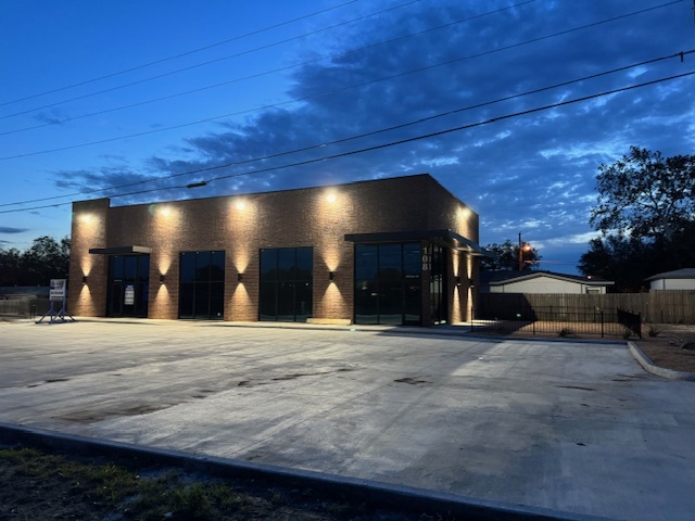 108 N Jim Wright Fwy, Fort Worth, TX for rent - Building Photo - Image 1 of 10