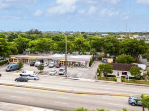 410-430 E Sample Rd, Pompano Beach, FL for rent Building Photo- Image 1 of 12