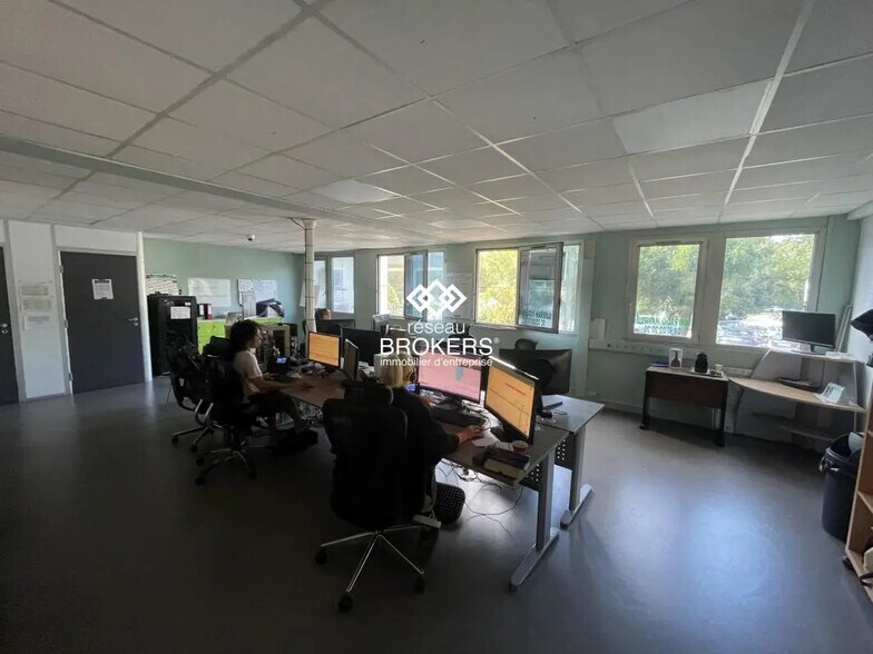 Office in Marseille to rent - Interior Photo - Image 2 of 8