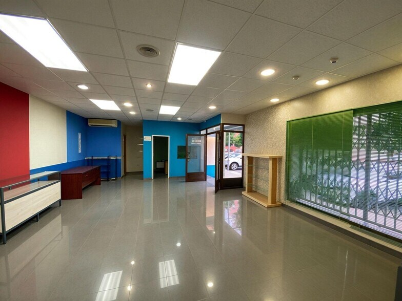 Retail in Carcaixent, Valencia to rent - Interior Photo - Image 3 of 29