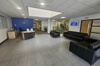 Highfield Dr, St Leonards On Sea to rent Interior Photo- Image 2 of 6