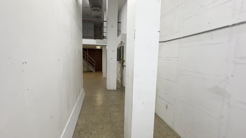 269 W 39th St, New York, NY for rent - Commercial Listing Video - Image 2 of 10