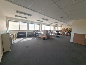 Office in Évry-Courcouronnes to rent Interior Photo- Image 2 of 5