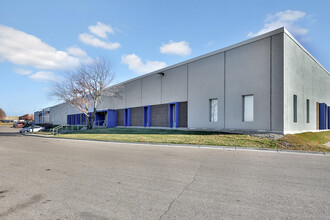 345 Industrial Blvd NE, Minneapolis, MN for sale Building Photo- Image 2 of 31