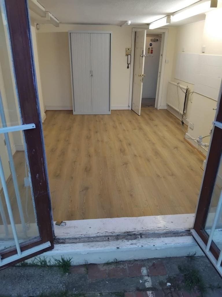 16-18 Pampisford Rd, Purley to rent Building Photo- Image 1 of 11