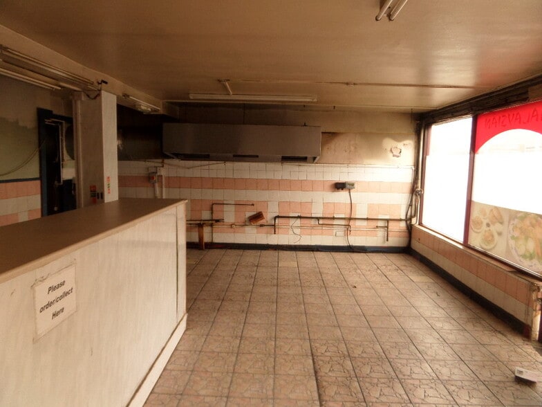 52-52A Nolton St, Bridgend for sale - Interior Photo - Image 3 of 4