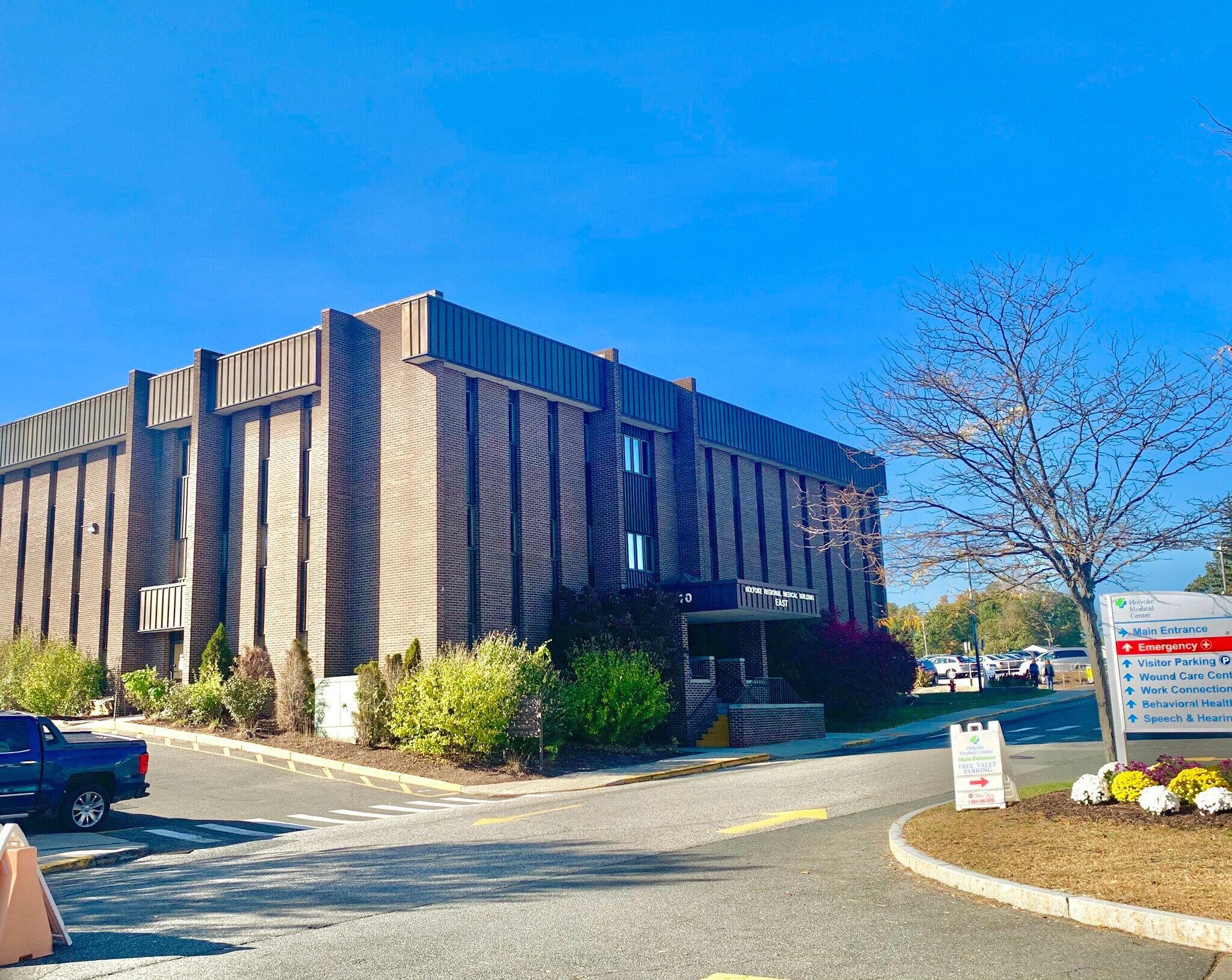 10 Hospital Dr, Holyoke, MA for sale Building Photo- Image 1 of 1