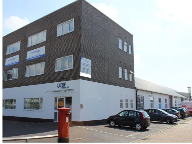 55 Victoria Rd, Burgess Hill to rent - Building Photo - Image 2 of 3