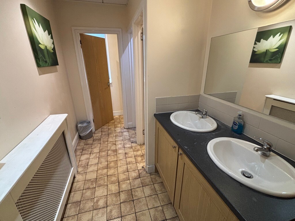 St Marys Walk, Maidenhead to rent Interior Photo- Image 1 of 6