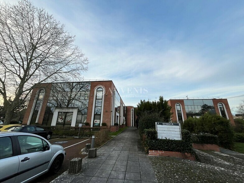 21 Rue Albert Calmette, Jouy-en-Josas to rent - Building Photo - Image 3 of 9