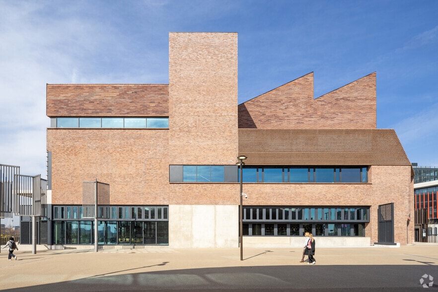 8 Carpenters Rd, London to rent - Building Photo - Image 3 of 5