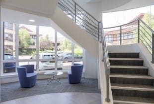 13 Colonial Way, Watford to rent - Building Photo - Image 3 of 6