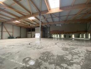Light Industrial in Courtry for sale Interior Photo- Image 2 of 6