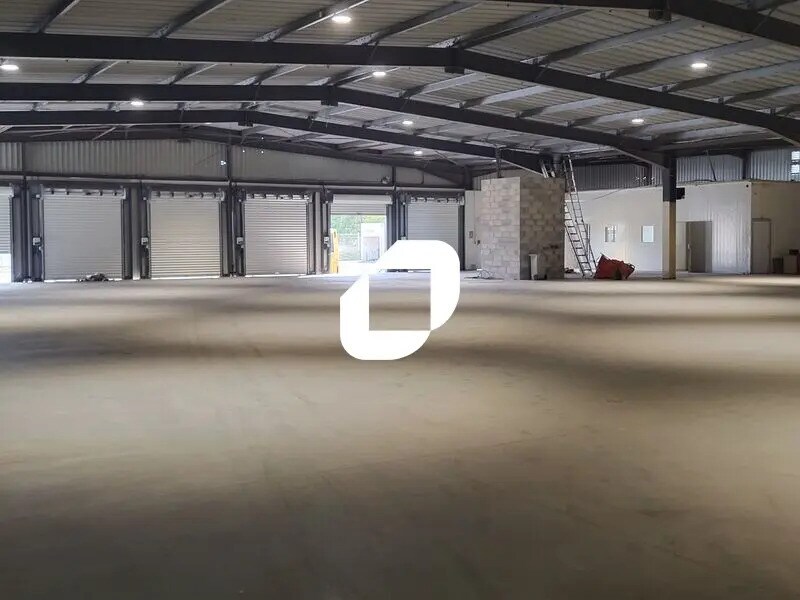 Office in Lormont to rent Interior Photo- Image 1 of 15