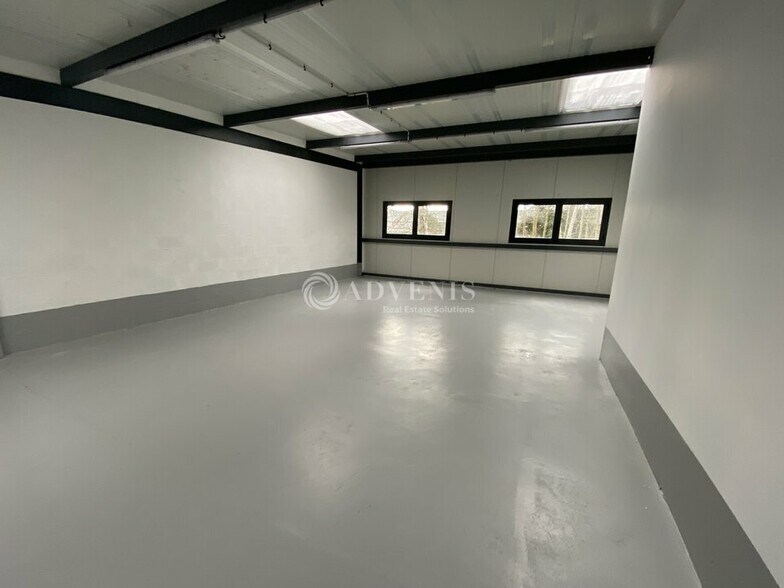 Light Industrial in Noisy-le-Grand to rent - Interior Photo - Image 3 of 3