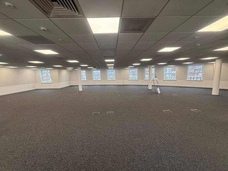 53-54 Queens Rd, Brighton to rent - Building Photo - Image 3 of 8