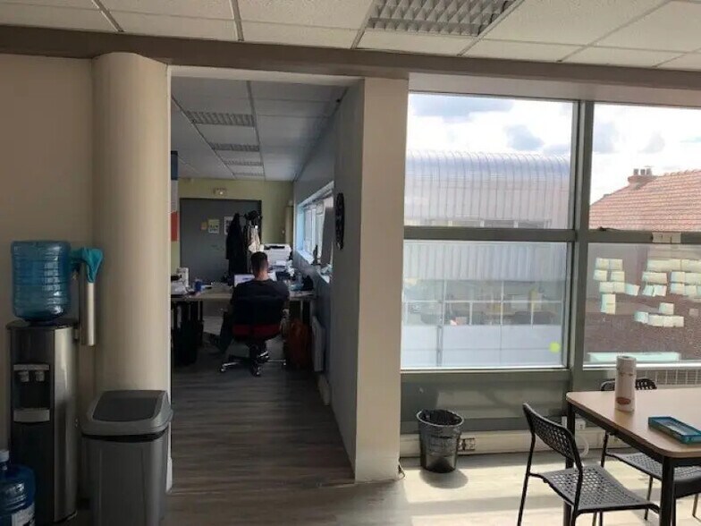 Office in Colombes to rent - Interior Photo - Image 3 of 10
