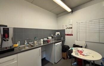 209 Westgate St, Gloucester to rent Interior Photo- Image 2 of 6