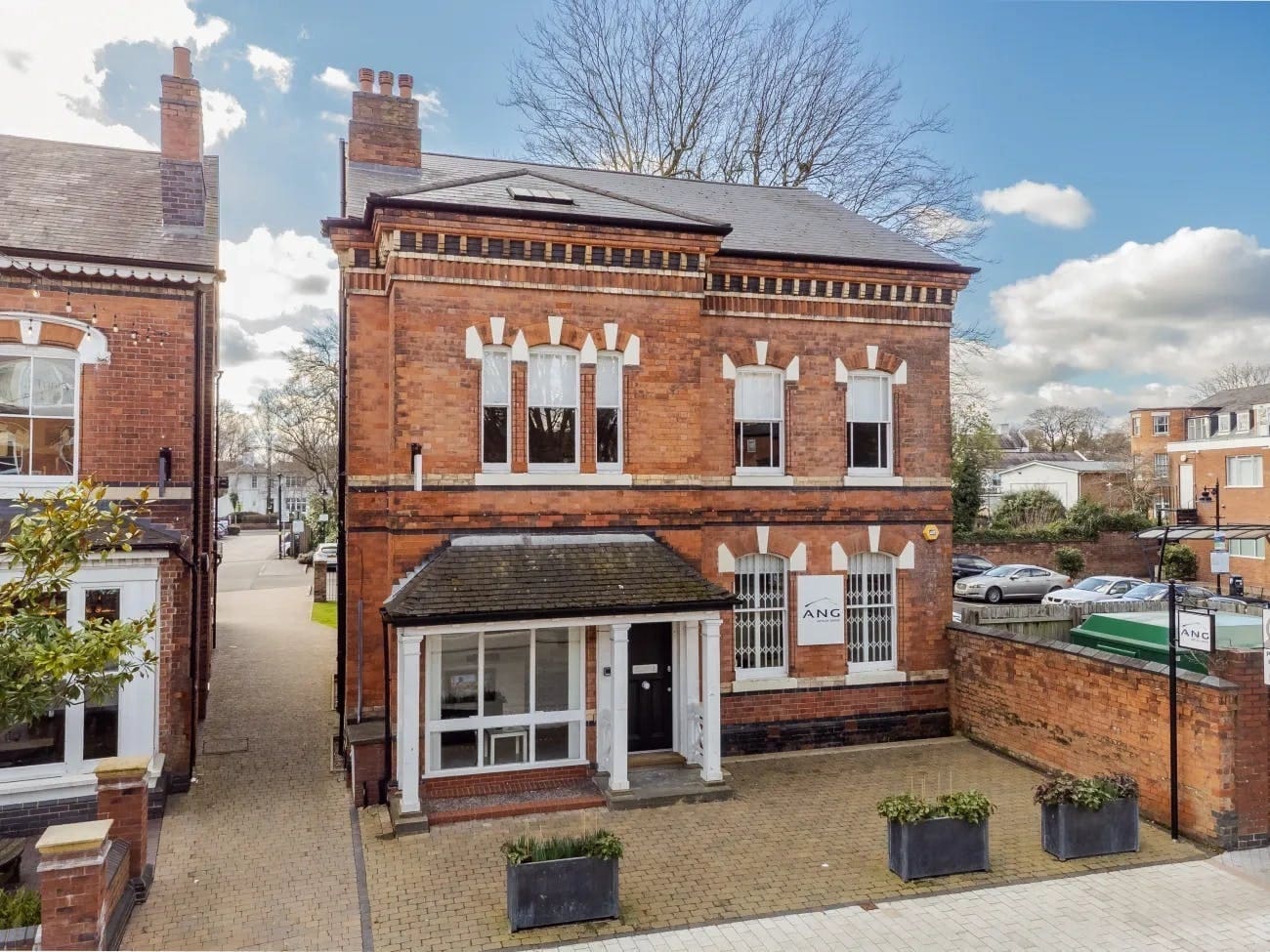 9 Greenfield Cres, Birmingham to rent Building Photo- Image 1 of 12