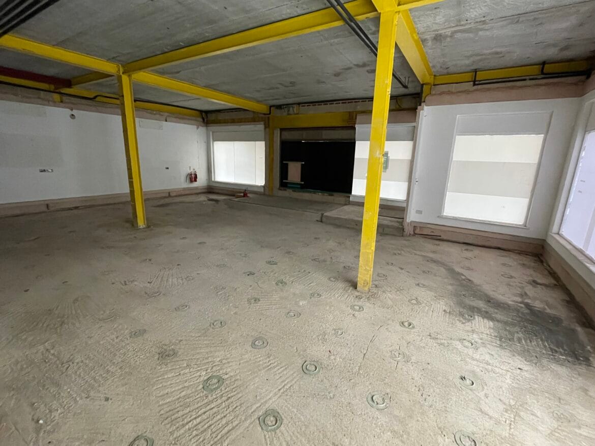 The Broadway, Thatcham to rent Interior Photo- Image 1 of 2