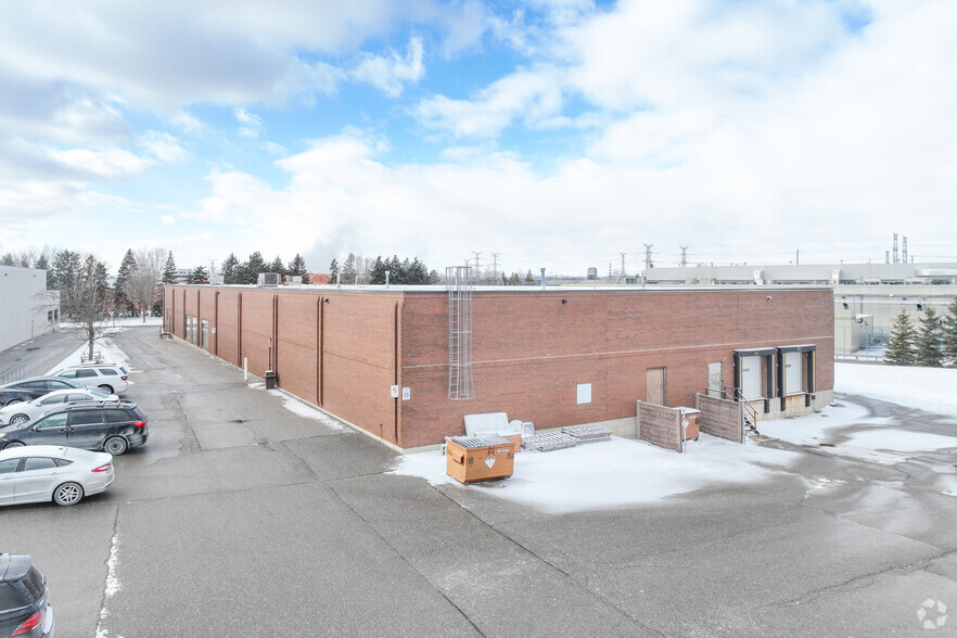 301 Gough Rd, Markham, ON for rent - Building Photo - Image 2 of 3