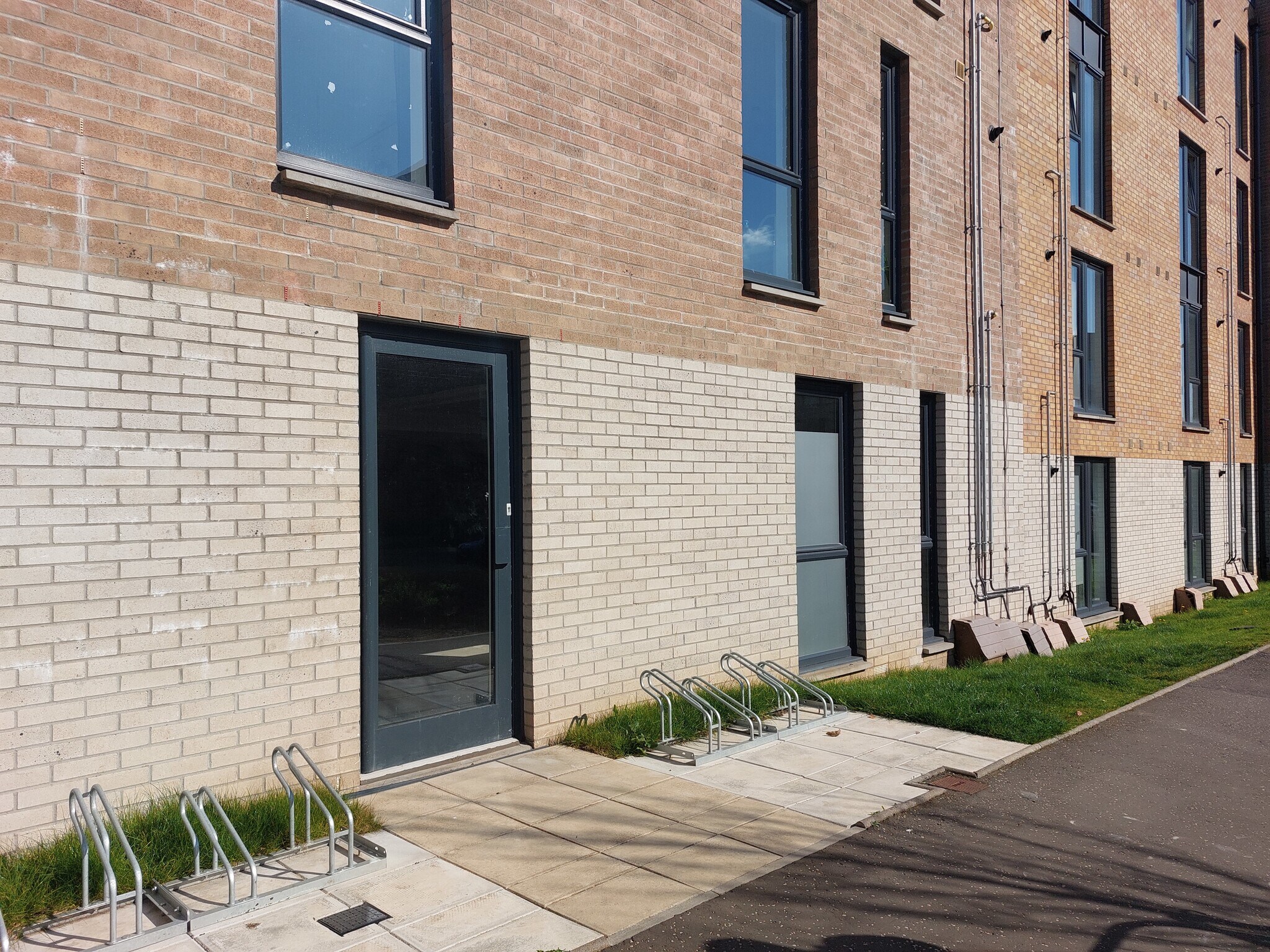 Baileyfield Crescent, Edinburgh to rent Building Photo- Image 1 of 8