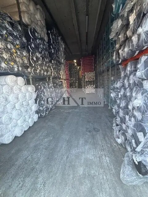 Industrial in Montreuil to rent Building Photo- Image 1 of 4