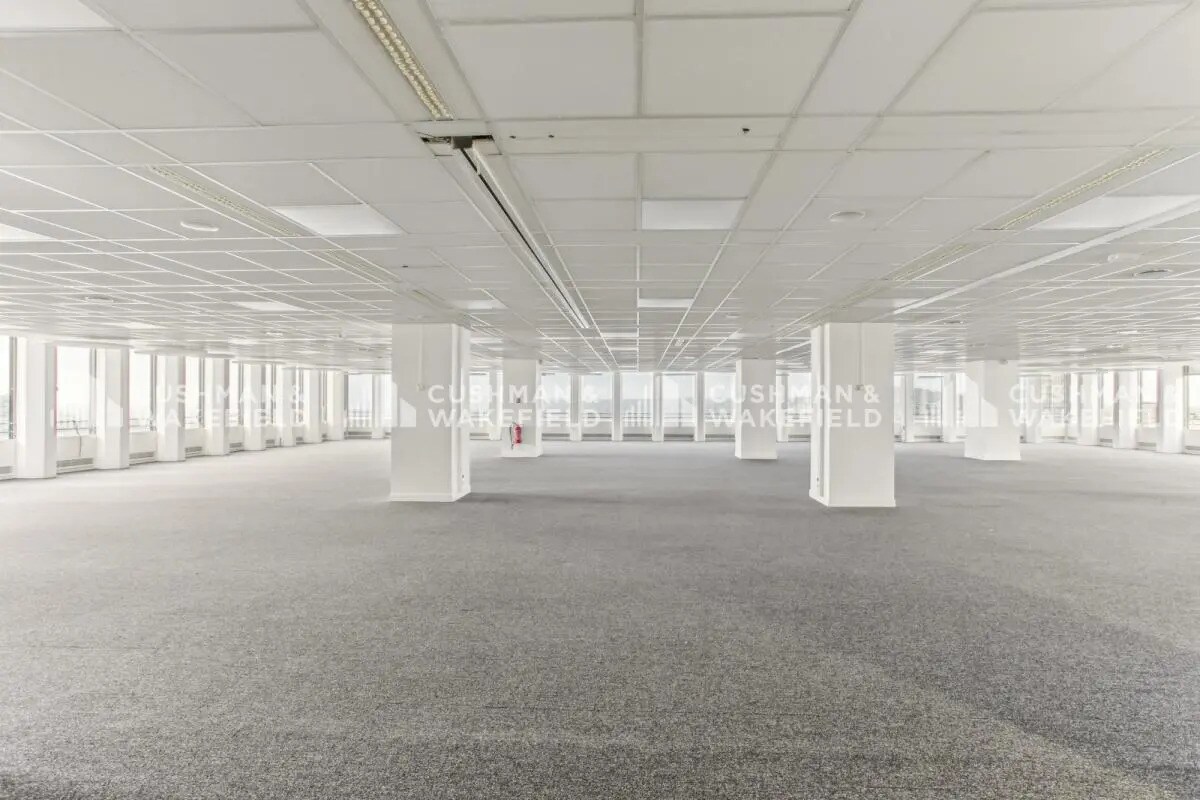 Office in Puteaux for sale Interior Photo- Image 1 of 12